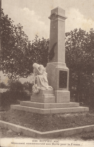 Ruffieu - Monument Aux Morts